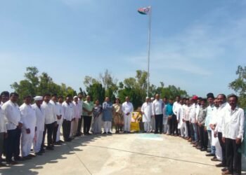 राष्ट्रवादी काँग्रेस पार्टीच्या वर्धापनदिनी ध्वजारोहण