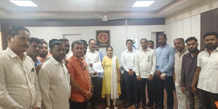 ..तर जिल्हाधिकारी कार्यालयात कचरा टाकणार