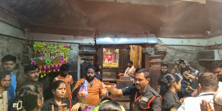 तुळजाभवानी मंदिरात भाविकांसाठी ‘एकच रांग’ व्यवस्था सुरू; भाविकांमध्ये समाधान