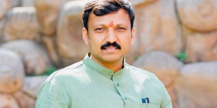ओमराजेंचा निर्णय पक्का! राणा पाटलांविरोधाची अट अन् २०२९ च्या तिकिटाची हमी