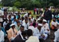 आळणी ग्रामस्थांचा पोलीस अधीक्षक कार्यालयावर धडक मोर्चा; गावगुंडांवर कारवाईच्या मागणीसाठी ठिय्या आंदोलन