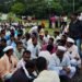 आळणी ग्रामस्थांचा पोलीस अधीक्षक कार्यालयावर धडक मोर्चा; गावगुंडांवर कारवाईच्या मागणीसाठी ठिय्या आंदोलन