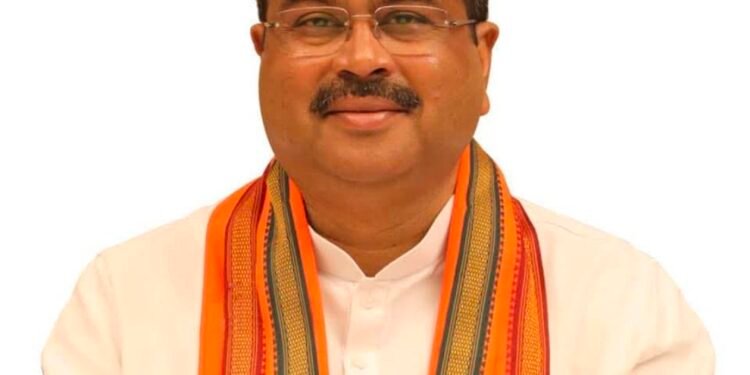 अखेर धर्मेंद्र प्रधान यांचा राजीनामा; तरुणांसमोर सरकार नमले