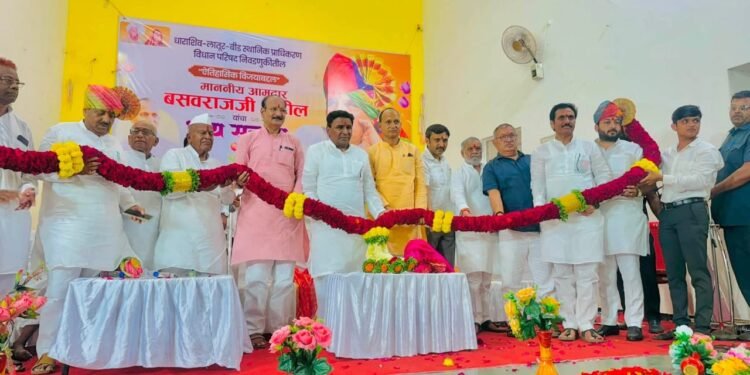 भाजपमधील अंतर्गत नाराजी पुन्हा चव्हाट्यावर; बसवराज पाटील यांच्या सत्कारापेक्षा भाजपच्या गटबाजीचीच रंगली चर्चा; जुन्या कार्यकर्त्यांचा जाहीर कार्यक्रमातून एल्गार