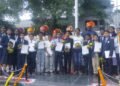गुणवत्ता यादीत झळकले, पण कौतुकासाठी पालकमंत्र्यांकडे वेळ नाही!  चार तास ताटकळलेल्या गुणवंत विद्यार्थ्यांचा ग्रुप फोटो काढून बोळवण