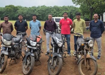 अट्टल मोटारसायकल चोर स्थानिक गुन्हे शाखेच्या ताब्यात; चार दुचाकी जप्त