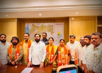 ..अखेर उबाठाचे चार नगरसेवक शिवसेनेत, एकनाथ शिंदे यांच्या उपस्थितीत मुंबईत पक्षप्रवेश