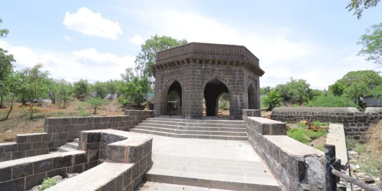 धाराशिवच्या पर्यटनाला मिळणार नवी झळाळी, २९ राज्य संरक्षित स्मारकांच्या संवर्धनासह पाच पर्यटनस्थळांवर विकासकामांना मिळाली गती