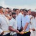 दोरखंड लावून शिवसेनेच्या दोन आमदारांना मुख्यमंत्र्यांना भेटण्यापासून रोखले