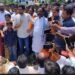 ‘हात जोडून विनंती करतो…’ धाराशिवमधील दुष्काळग्रस्त शेतकऱ्यांसमोर आदित्य ठाकरेंनी जोडले हात, केले ‘हे’ आवाहन