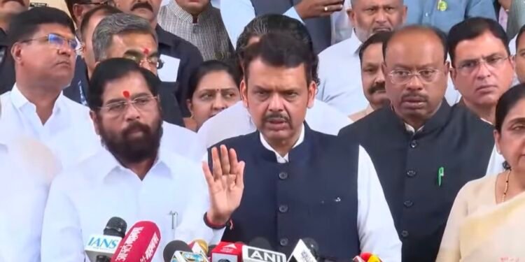 दुष्काळग्रस्त शेतकऱ्यांना अग्रिम मदतीची घोषणा; दिवाळीपूर्वी शेतकऱ्यांना ‘इतकी’ मदत मिळणार